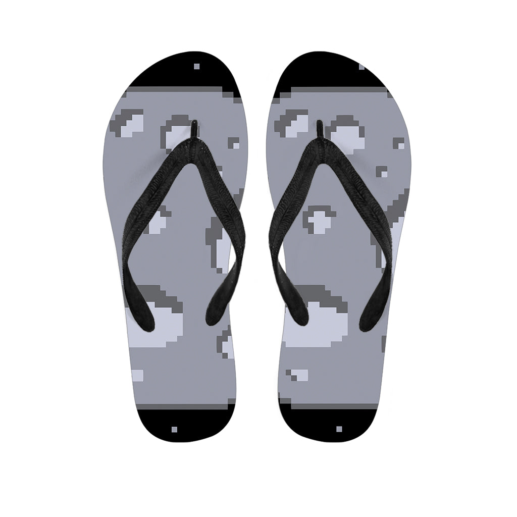 8-Bit Pixel Moon Print Hawaiian Flip Flops: The Perfect Addition to Your Island-Ready Outfit - 1