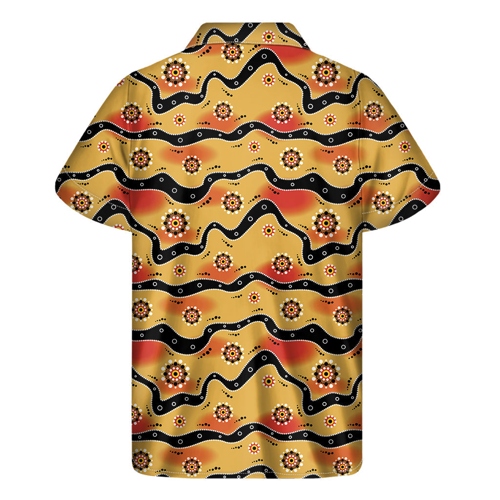 Authentic Hawaiian Vibes: Men&#39;s Short Sleeve Shirt featuring Australian Aboriginal Pattern Print - 2