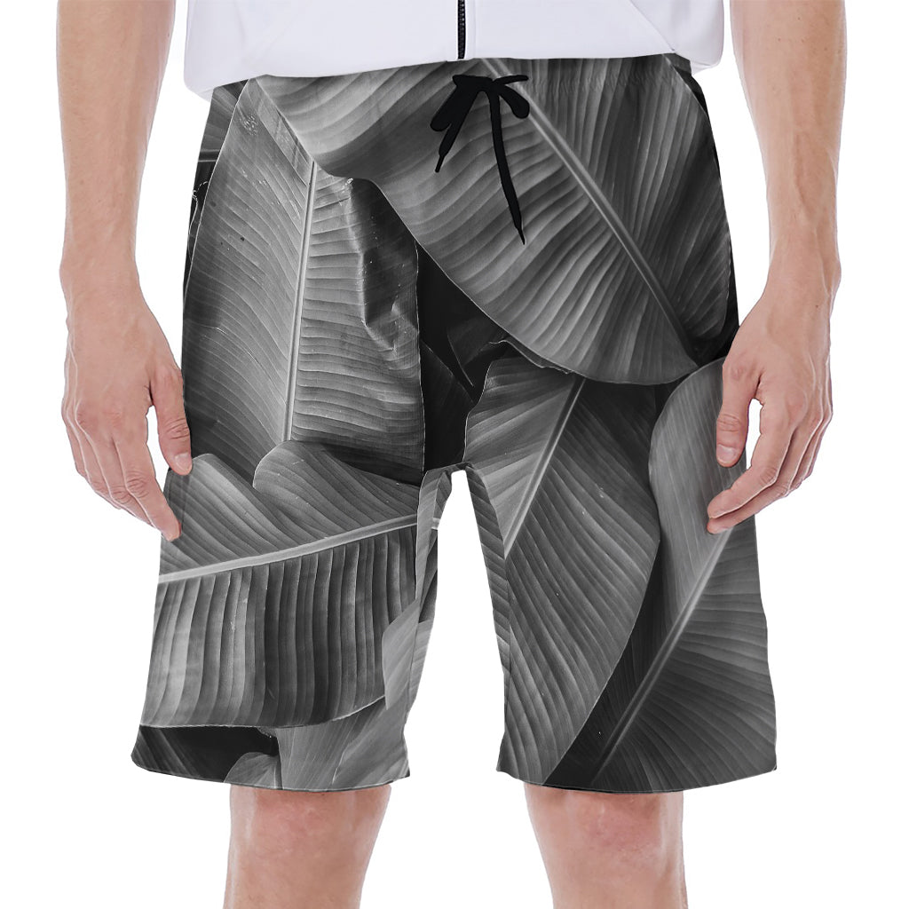 Black and White Hawaiian Banana Leaf Men&#39;s Beach Shorts - 1