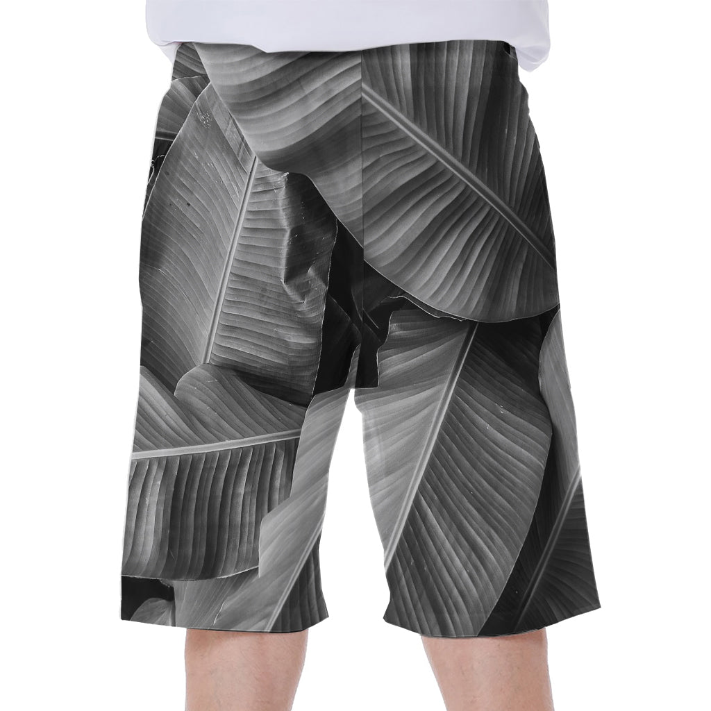 Black and White Hawaiian Banana Leaf Men&#39;s Beach Shorts - 2