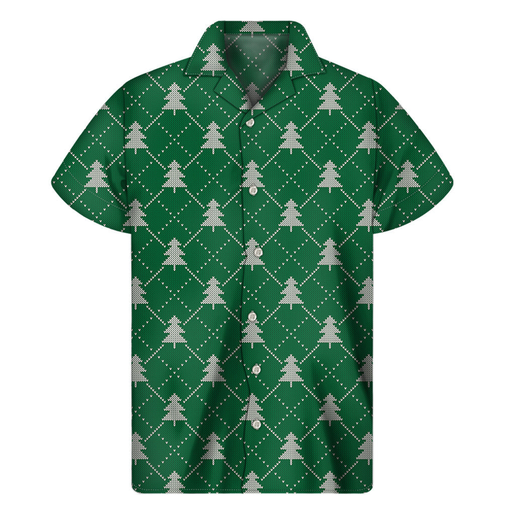 Tropical Vibes: Men&#39;s Hawaiian Short Sleeve Shirt with Christmas Tree Knitted Pattern - 1