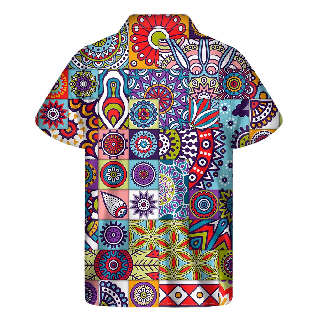 Tropical Vibes: Men&#39;s Hawaiian Short Sleeve Shirt with Mandala Tile Bohemian Pattern - 2