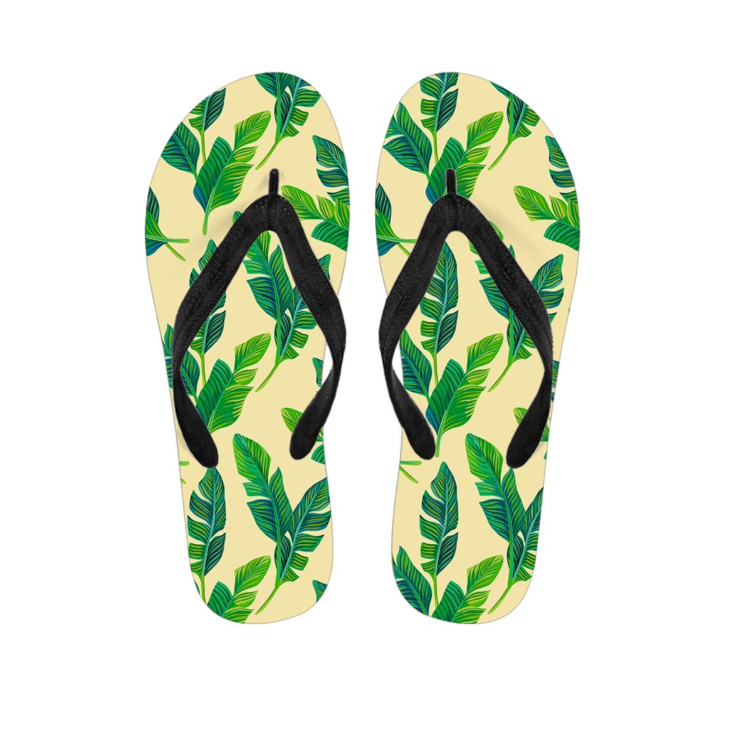 Beach Chic: Tropical Banana Palm Leaf Pattern Hawaiian Outfit with Matching Flip Flops - 1